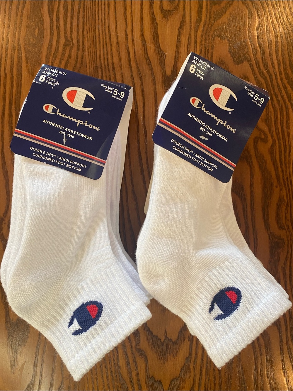 Champion Women's White Athletic Ankle Socks with Logo - 6 Pairs per pack! Sz 5-9 - Picture 1 of 4